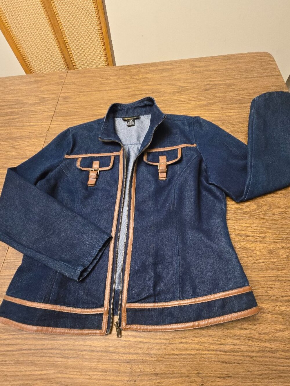 METROStyle Women's Navy Denim Long Sleeves Jacket w/Faux Leather Trim - Size 12 - Picture 8 of 11